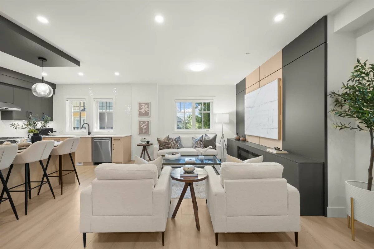 Kitchen Island Photo of 5 4829 48 Avenue, Ladner, BC