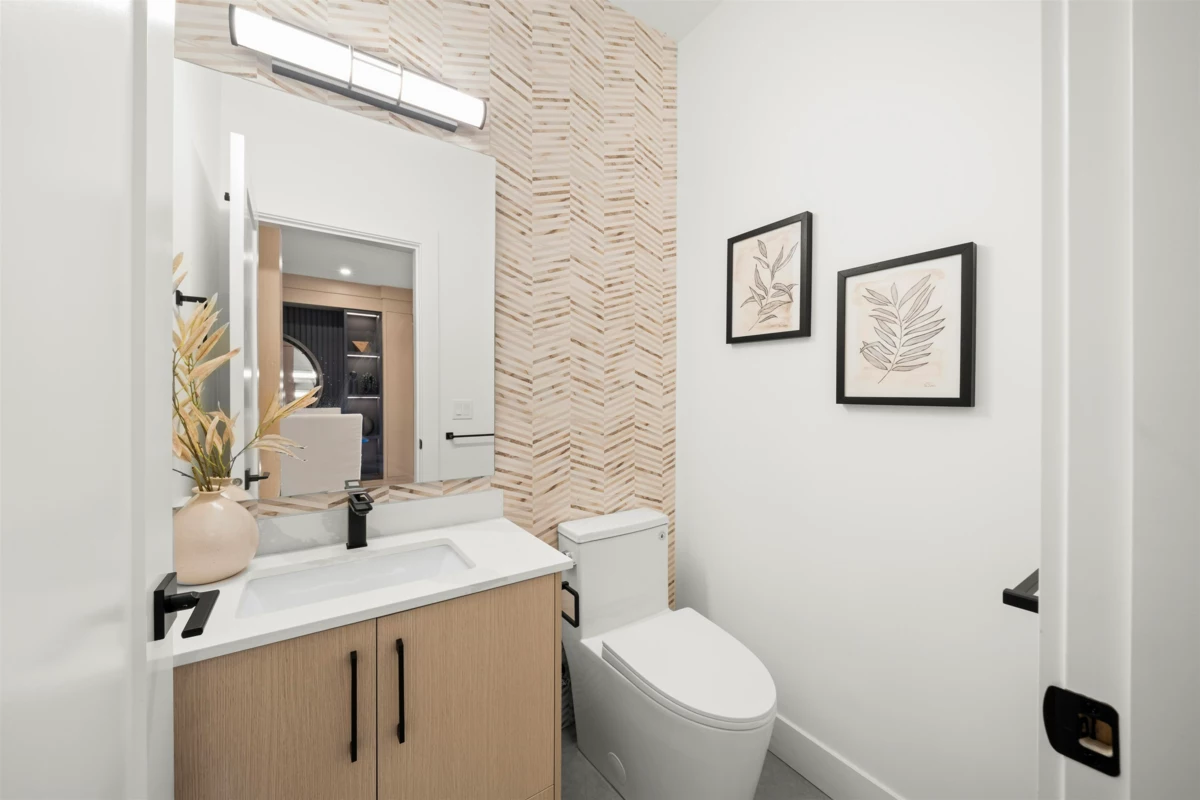 Laundry Room Photo of 5 4829 48 Avenue, Ladner, BC