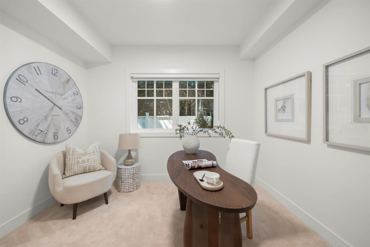 Living Room Photo of 5 4829 48 Avenue, Ladner, BC