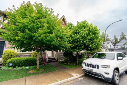 21165 77b Avenue, Langley, BC, Langley — Row House (Non-Strata) for sale