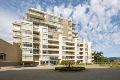 207 9288 University Crescent, Burnaby, BC, Burnaby — Apartment/Condo for sale