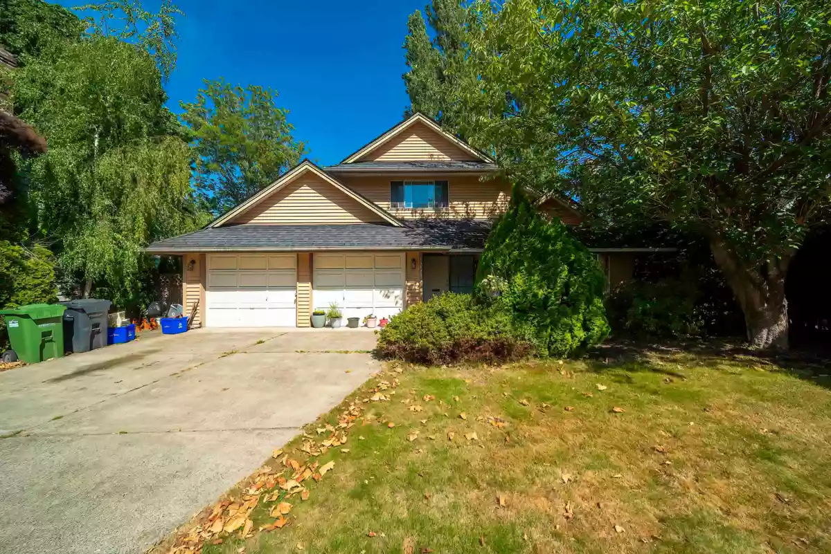 Living Room Photo of 10420 Whistler Place, Richmond, BC