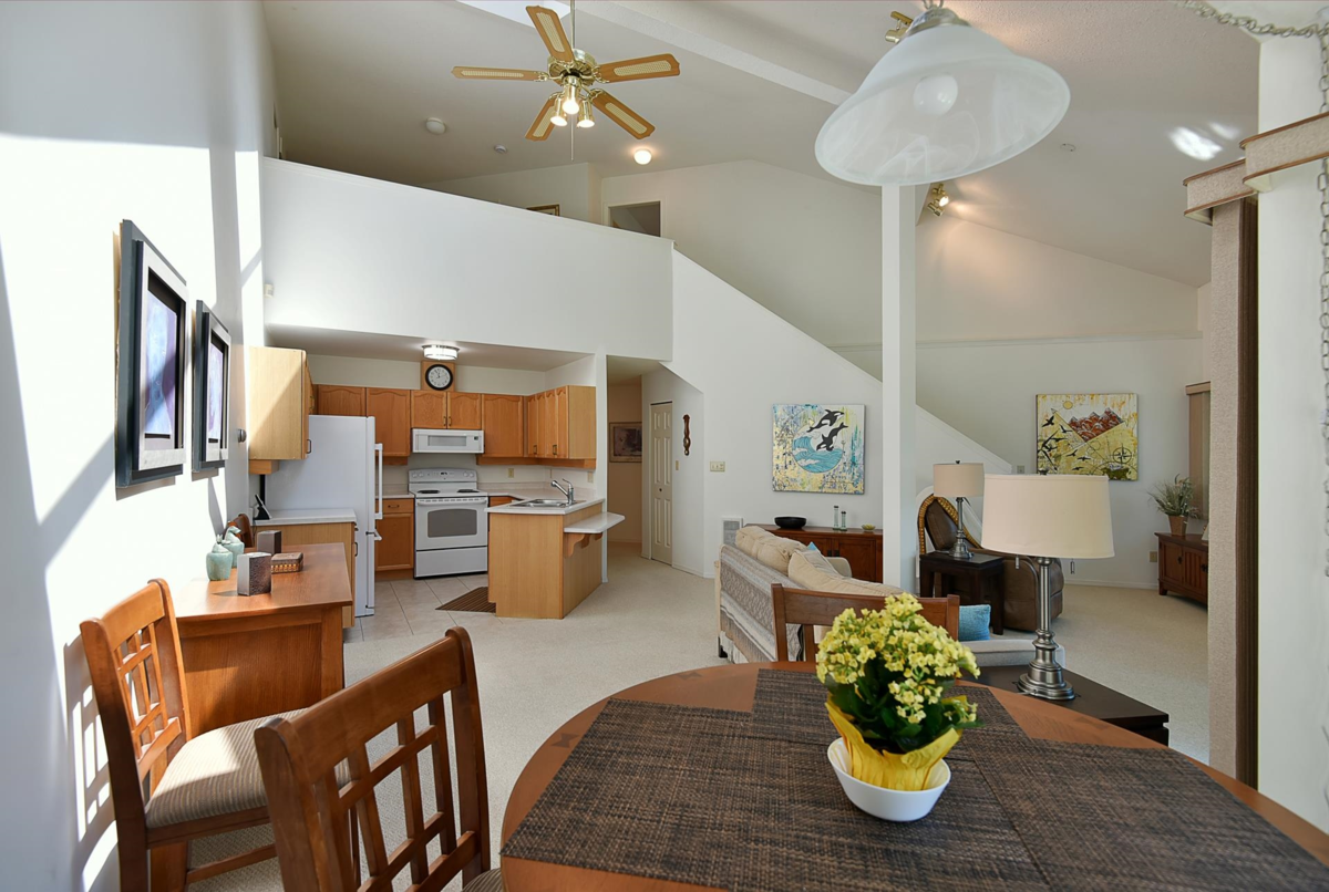 Dining Area Photo of 11 5761 Wharf Avenue, Sechelt, BC