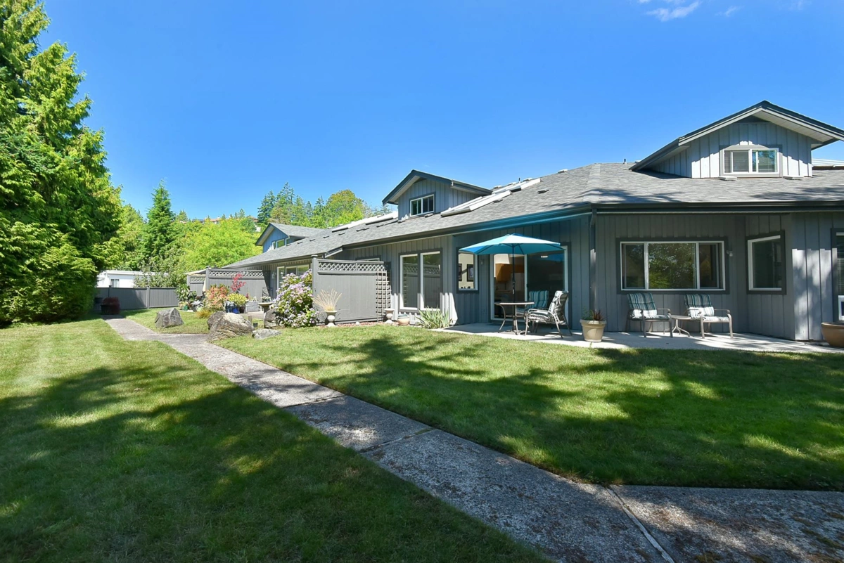 Laundry Room Photo of 11 5761 Wharf Avenue, Sechelt, BC
