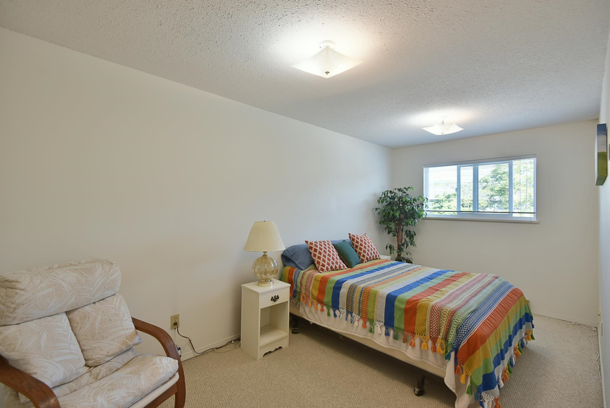 Loft / Bonus Room Photo of 11 5761 Wharf Avenue, Sechelt, BC