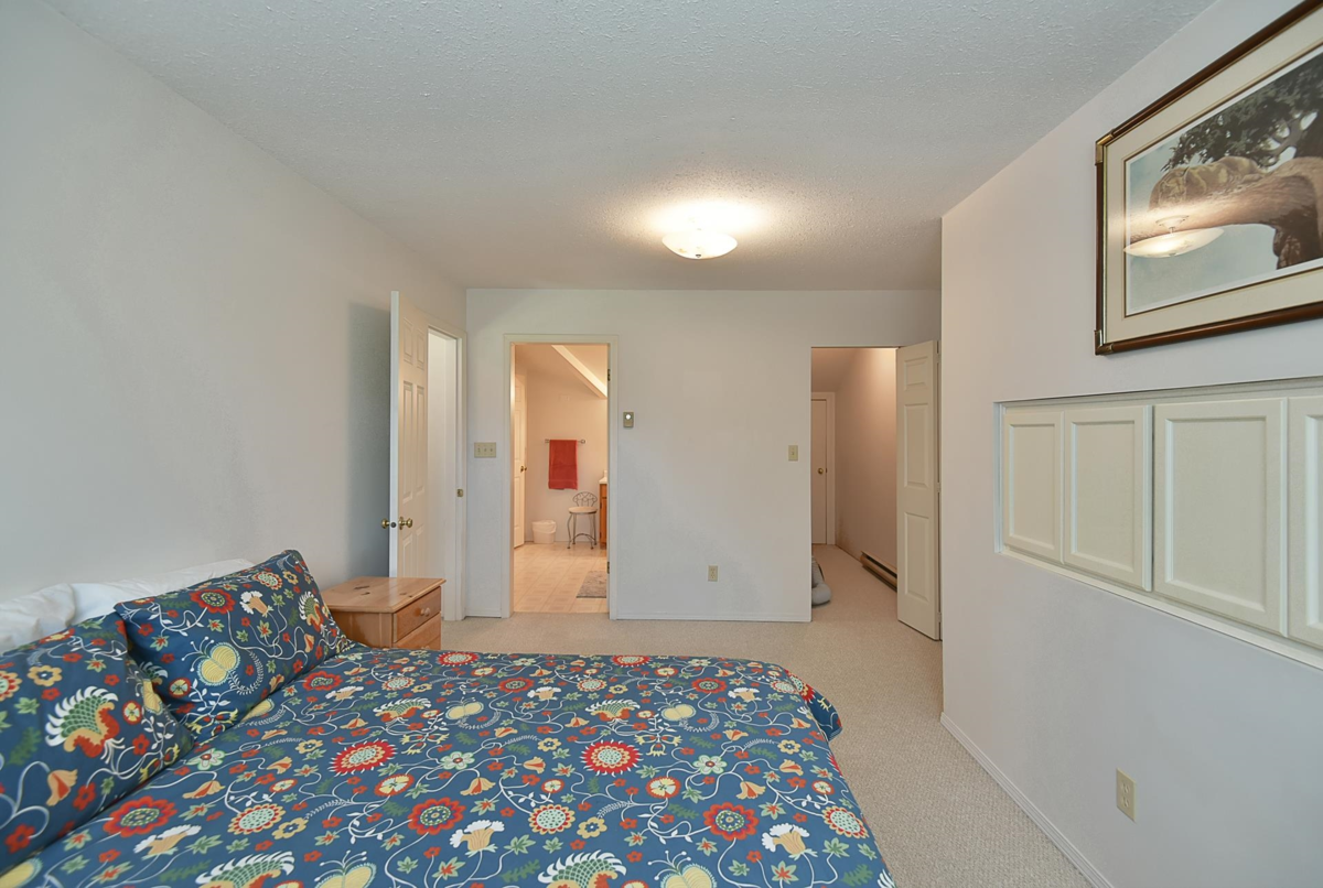 Powder Room Photo of 11 5761 Wharf Avenue, Sechelt, BC