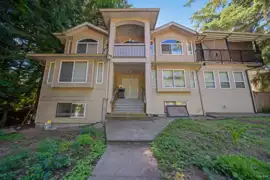 8863 King George Boulevard, Surrey, BC