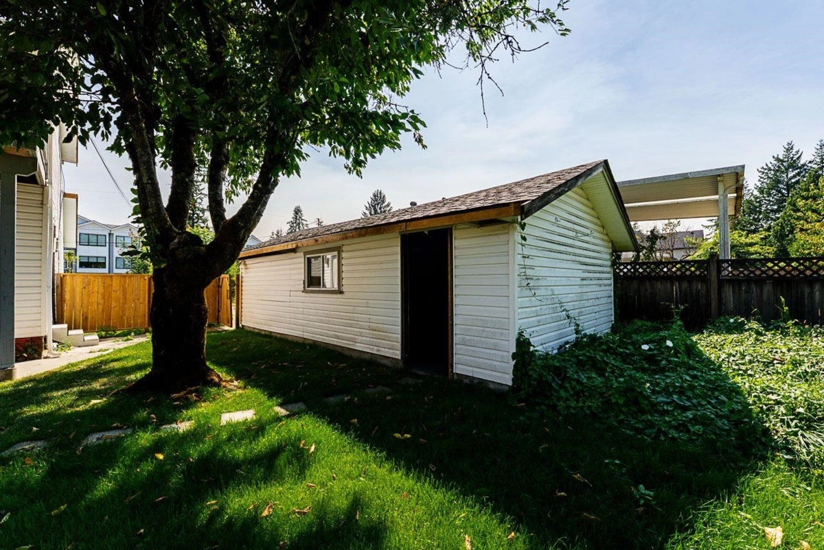 Garage Interior Photo of 1747 Salisbury Avenue, Port Coquitlam, BC