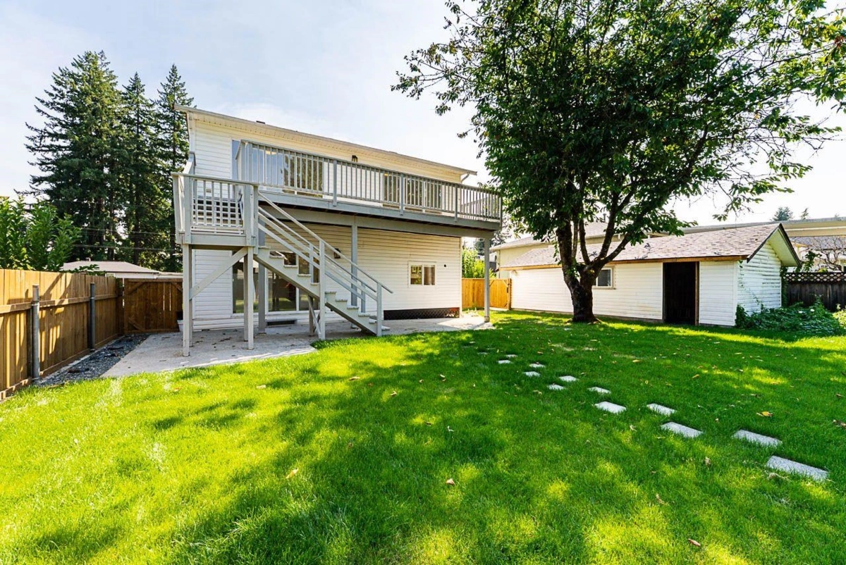 Staircase Photo of 1747 Salisbury Avenue, Port Coquitlam, BC