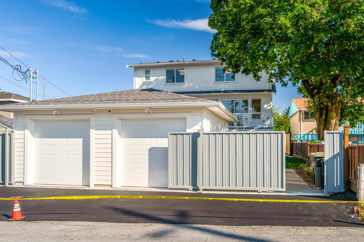 Swimming Pool Photo of 7379 SW Imperial Street, Burnaby, BC