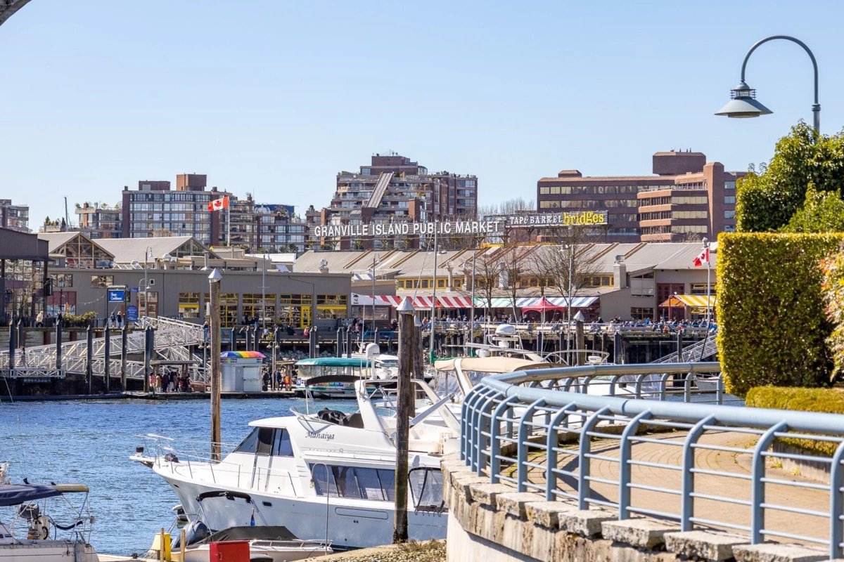Hot Tub / Spa Photo of 301 638 Beach Crescent, Vancouver, BC