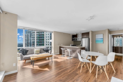 2904 9981 Whalley Boulevard, Surrey, BC, Surrey — Apartment/Condo for sale