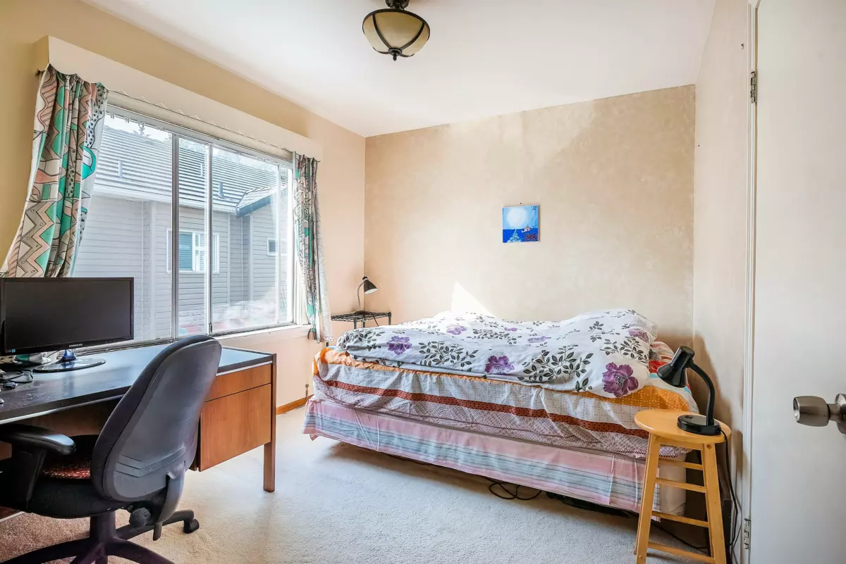 Breakfast Nook Photo of 7989 Mcgregor Avenue, Burnaby, BC