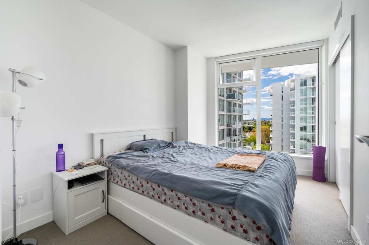 Dining Area Photo of 1210 2220 Kingsway, Vancouver, BC