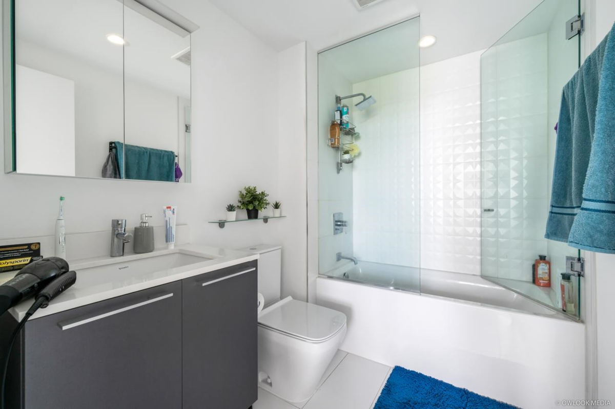 Family Room Photo of 1210 2220 Kingsway, Vancouver, BC