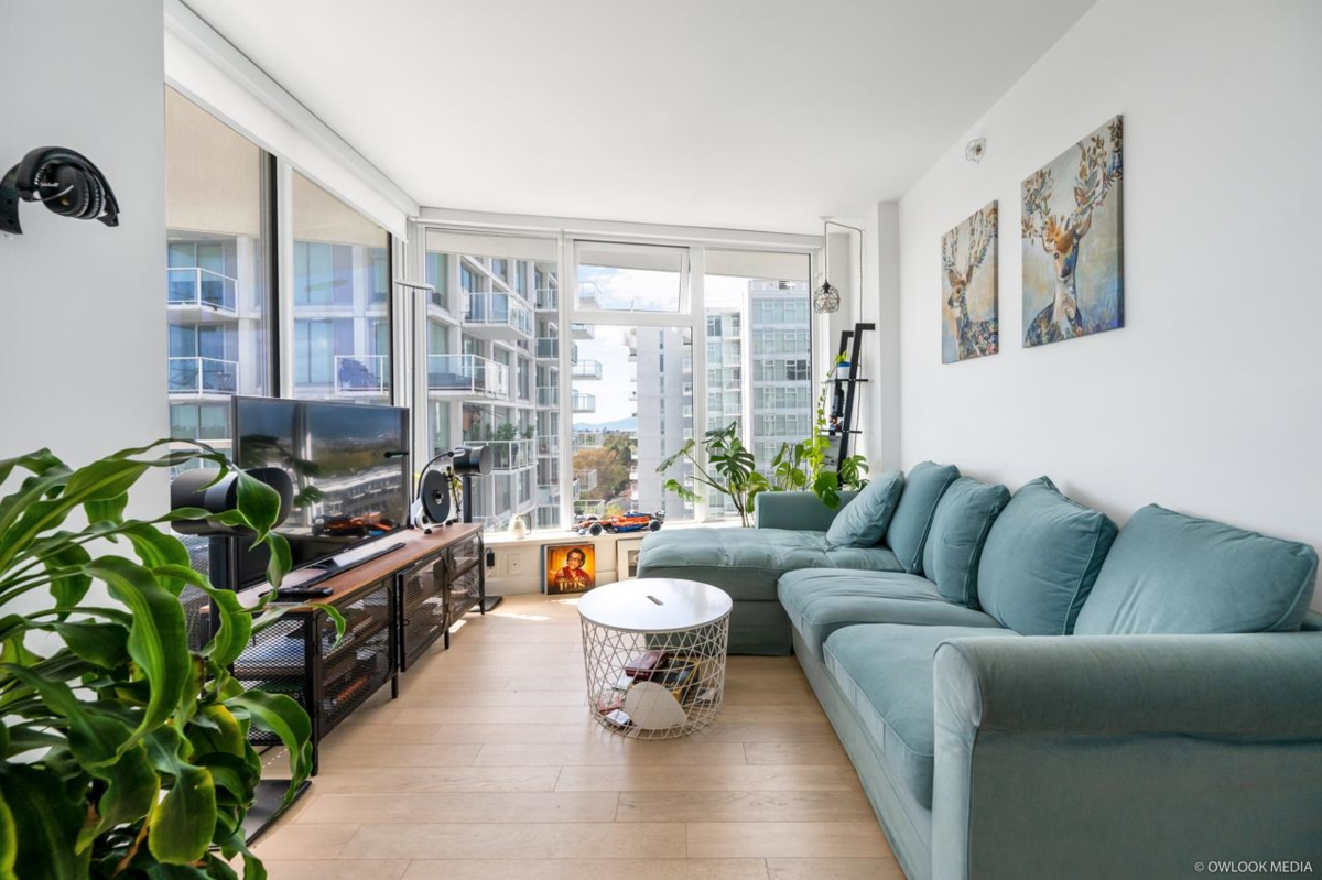Kitchen Island Photo of 1210 2220 Kingsway, Vancouver, BC