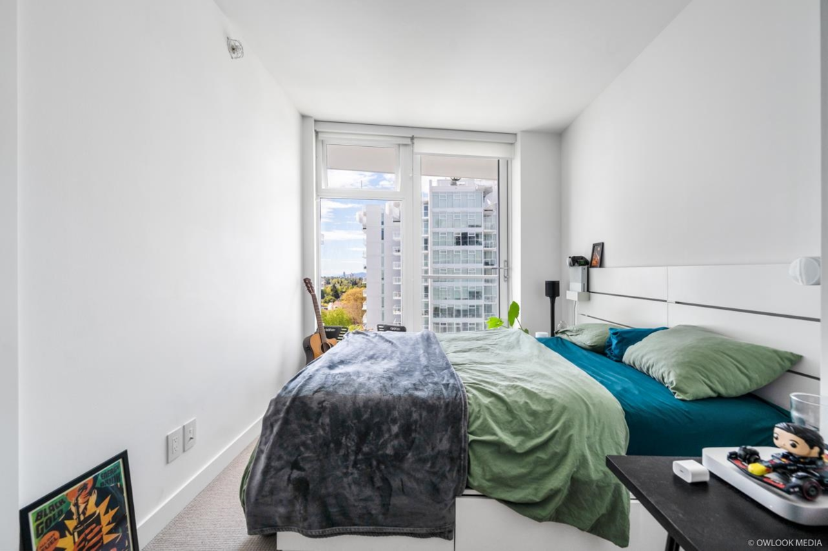 Living Room Photo of 1210 2220 Kingsway, Vancouver, BC