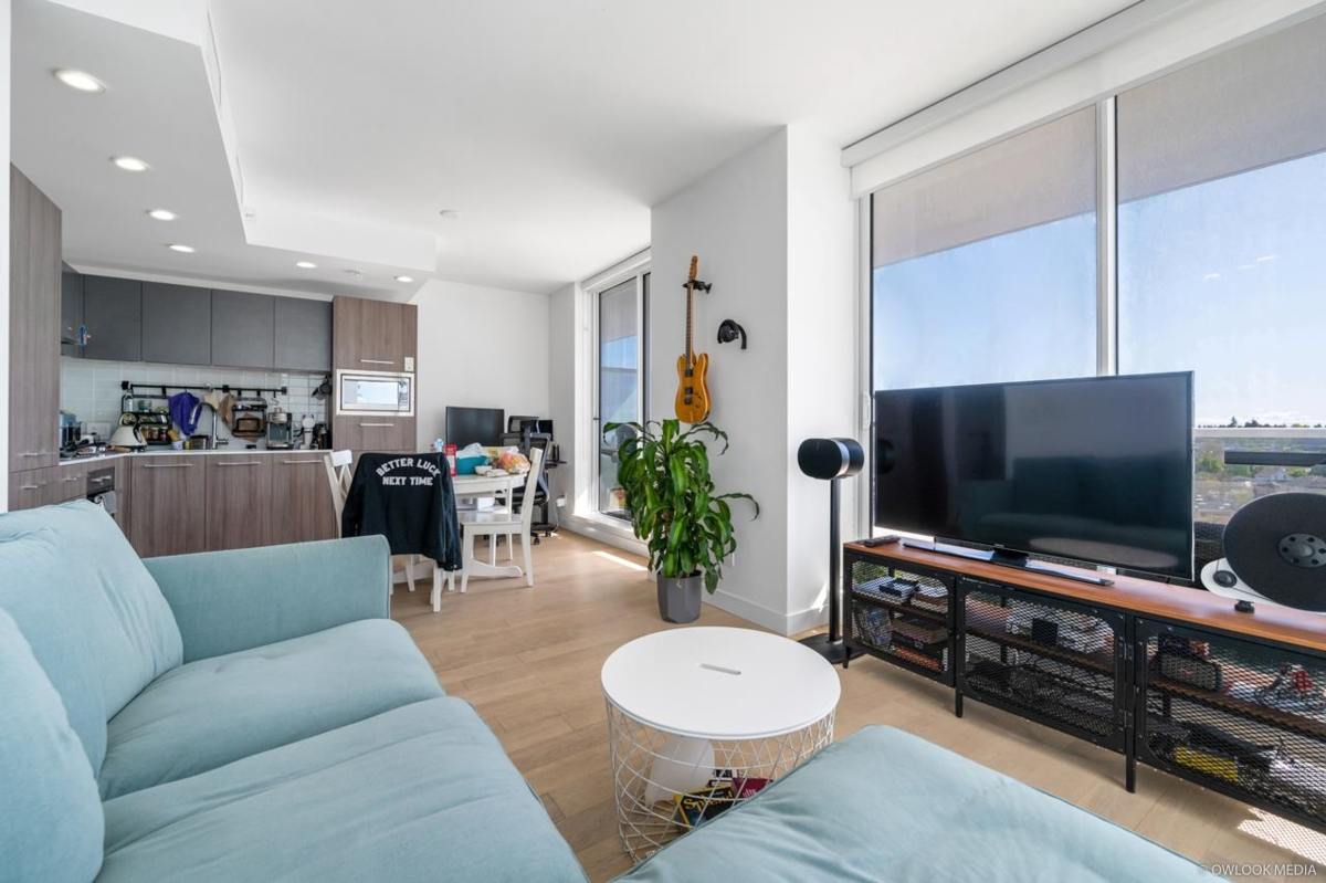 Walk-In Closet Photo of 1210 2220 Kingsway, Vancouver, BC