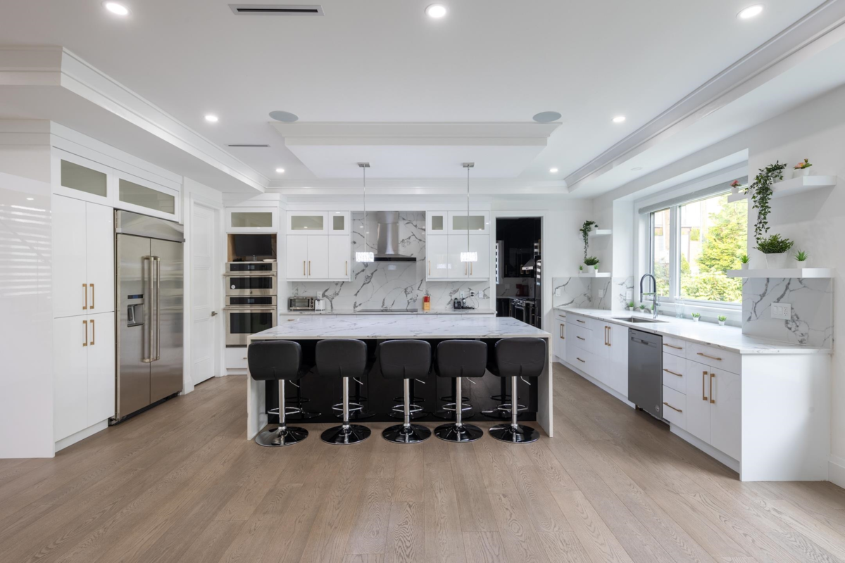 Dining Area Photo of 3560 Highland Boulevard, North Vancouver, BC