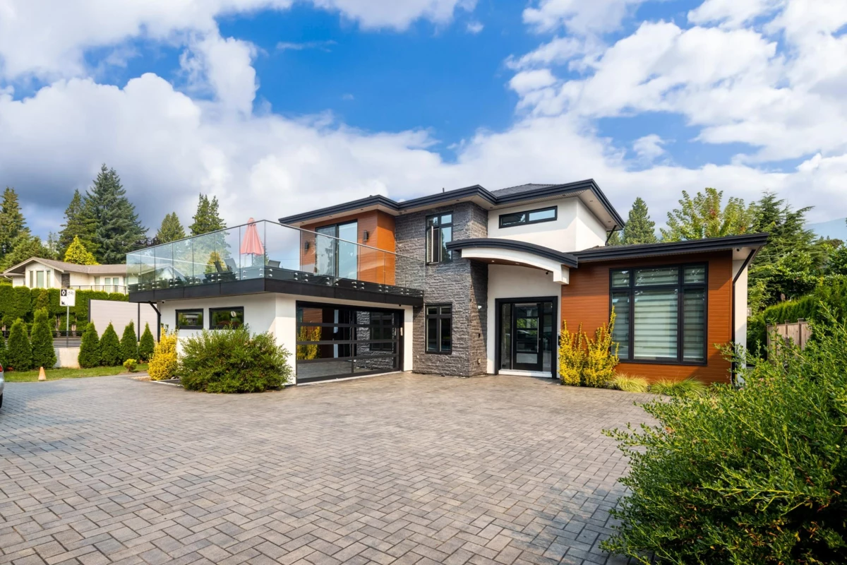 Exterior Front Photo of 3560 Highland Boulevard, North Vancouver, BC