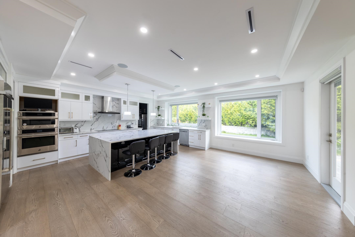 Family Room Photo of 3560 Highland Boulevard, North Vancouver, BC