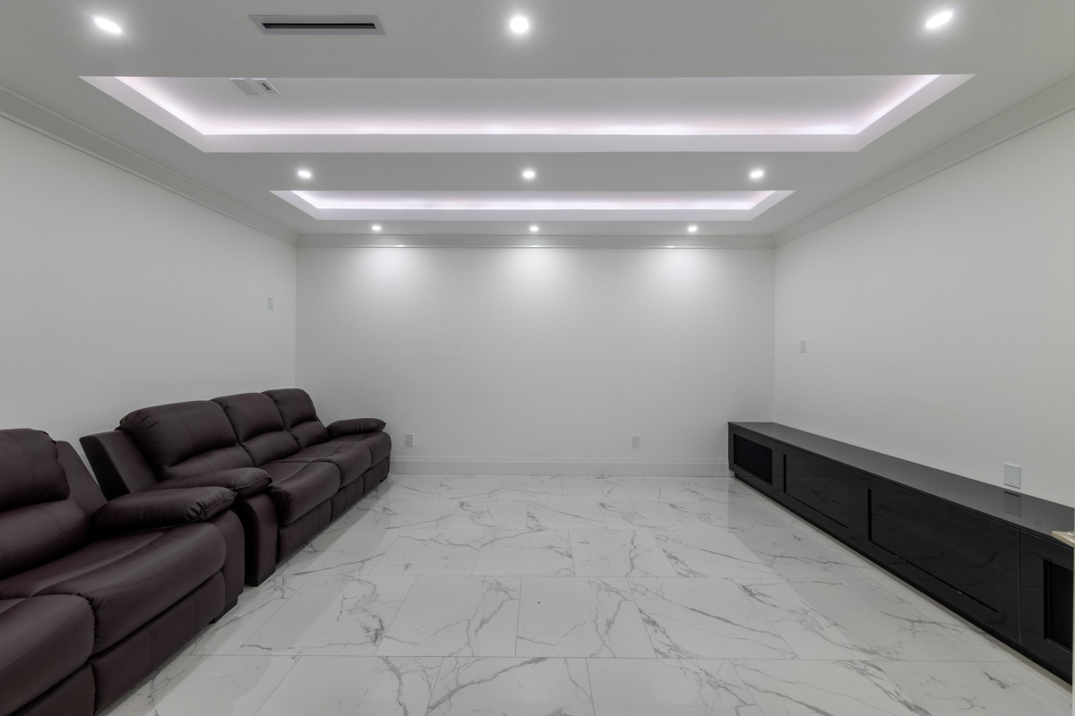 Front Yard Photo of 3560 Highland Boulevard, North Vancouver, BC