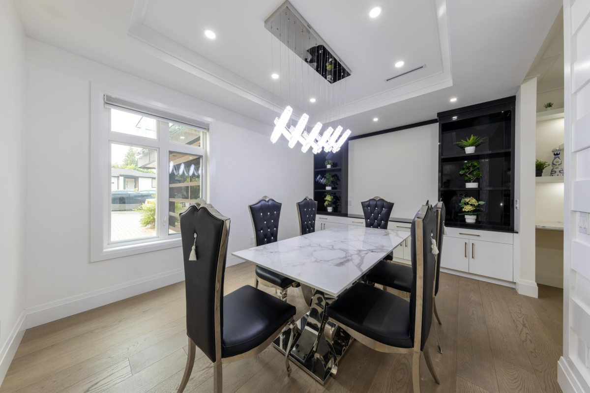 Kitchen Photo of 3560 Highland Boulevard, North Vancouver, BC