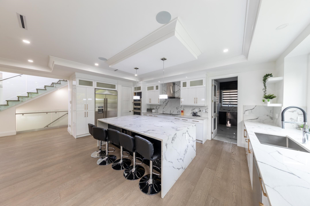 Primary Bathroom Photo of 3560 Highland Boulevard, North Vancouver, BC