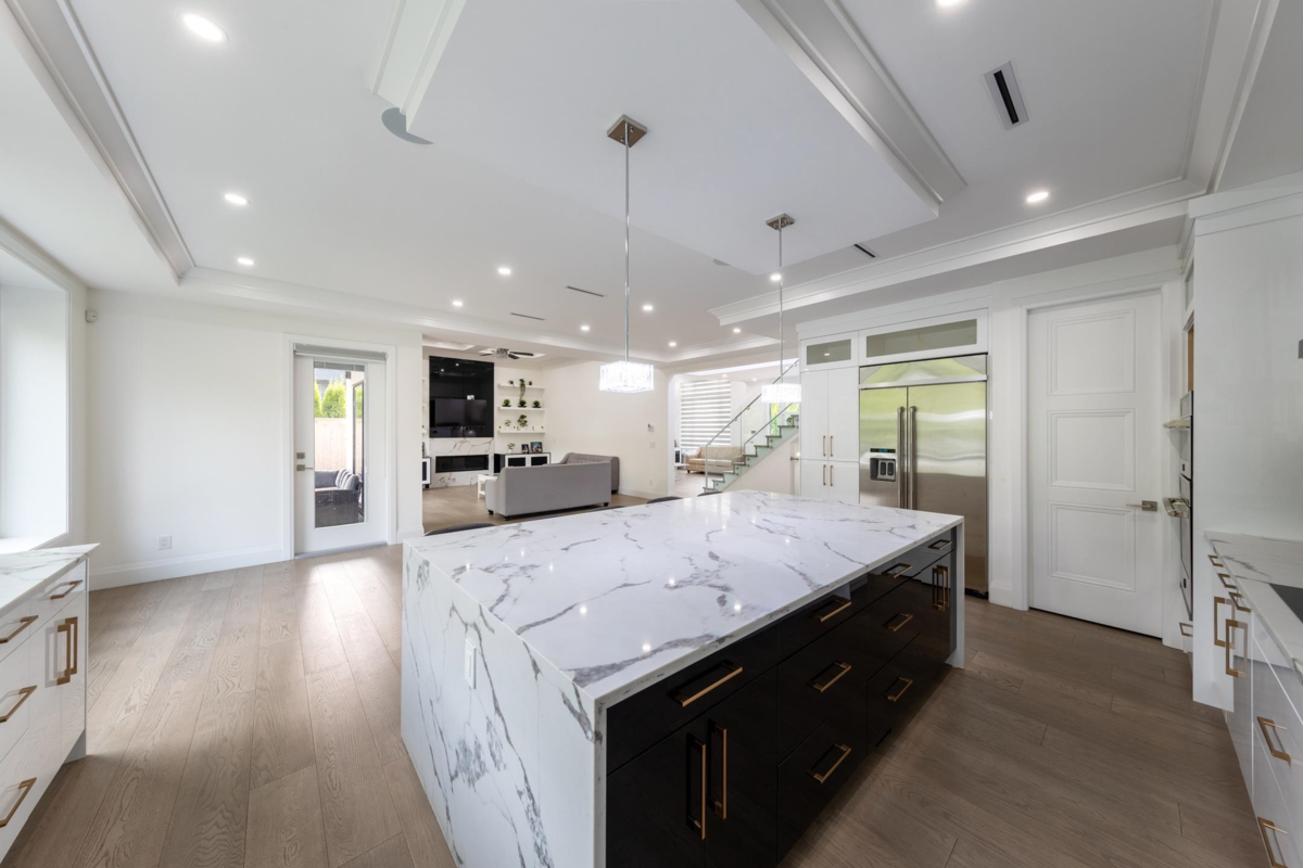 Walk-In Closet Photo of 3560 Highland Boulevard, North Vancouver, BC