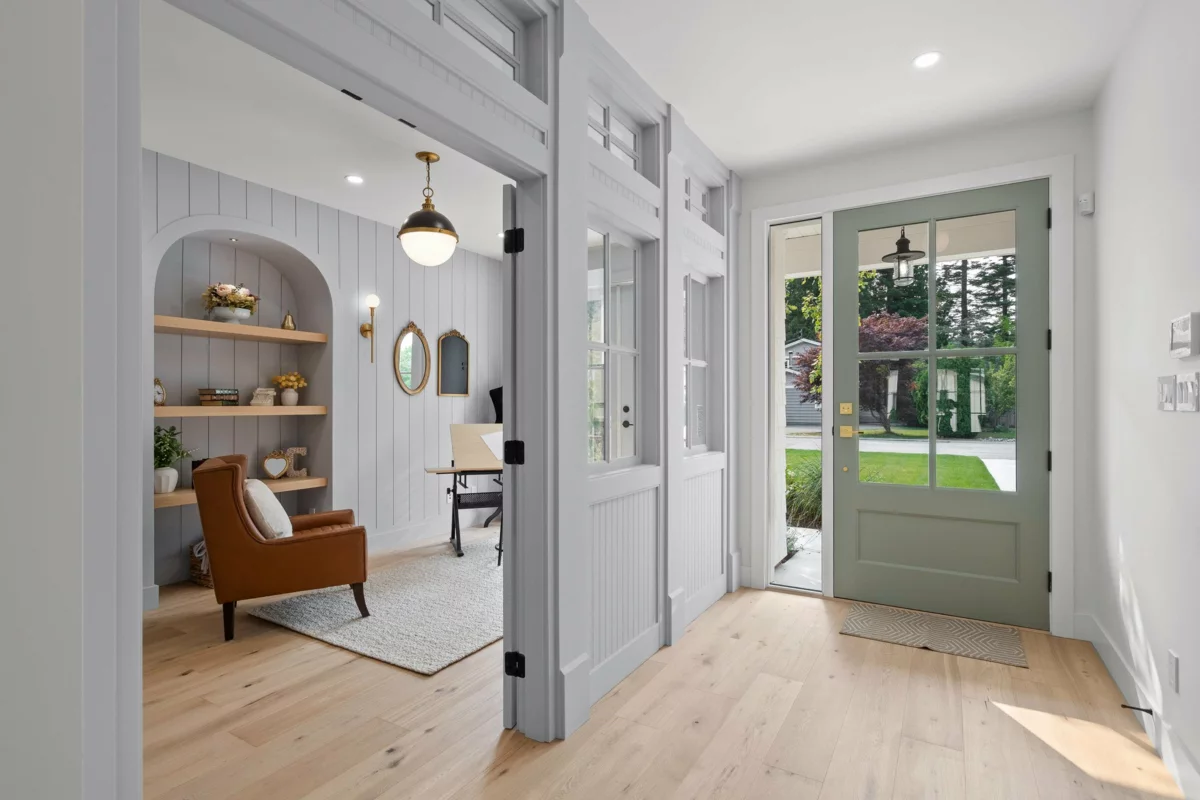Dining Area Photo of 998 50b Street, Tsawwassen, BC
