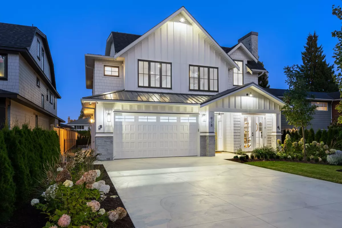 Exterior Front Photo of 998 50b Street, Tsawwassen, BC