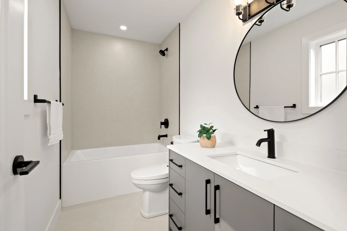 Fitness Center Photo Near 998 50b Street, Tsawwassen, BC