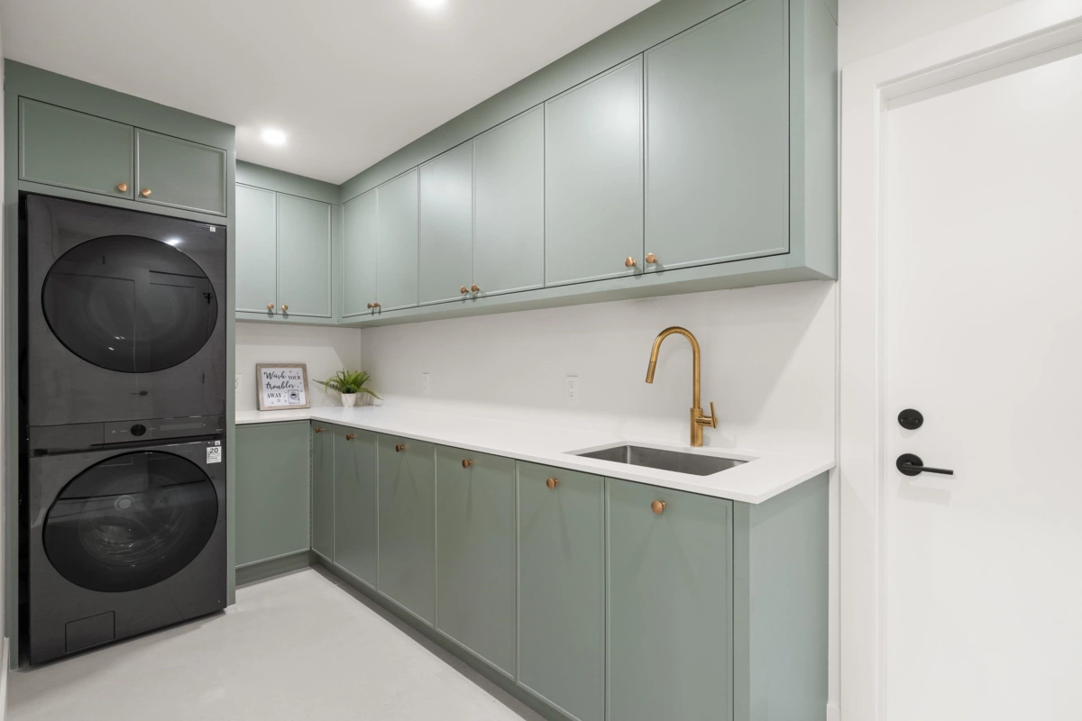 Garage Interior Photo of 998 50b Street, Tsawwassen, BC