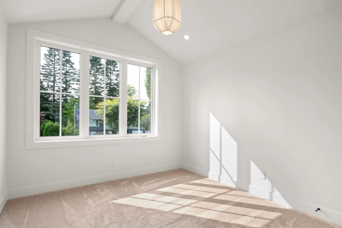 Laundry Room Photo of 998 50b Street, Tsawwassen, BC