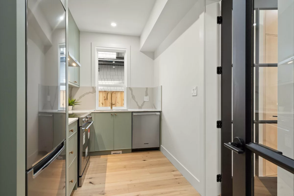 Powder Room Photo of 998 50b Street, Tsawwassen, BC