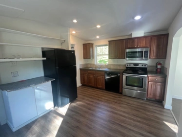 Primary Bedroom Photo of 25511 Dewdney Trunk Road, Maple Ridge, BC