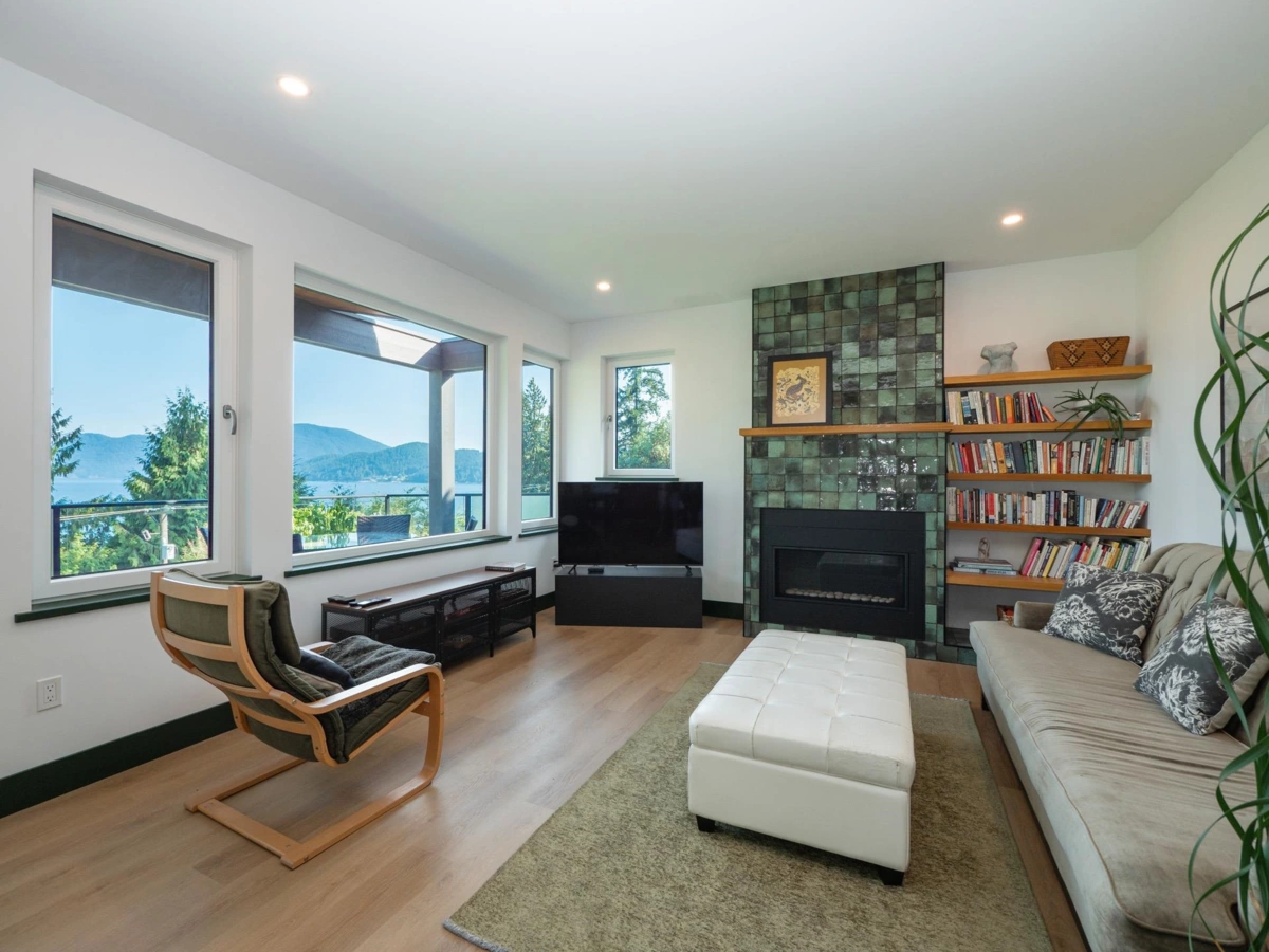 Bedroom 2 Photo of 1832 North Road, Gibsons, BC