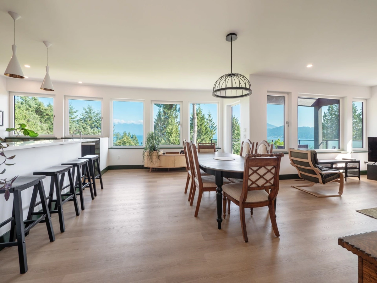 Breakfast Nook Photo of 1832 North Road, Gibsons, BC