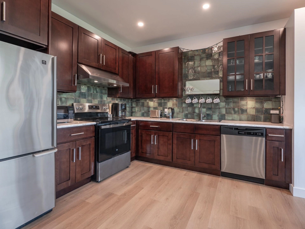 Hallway Photo of 1832 North Road, Gibsons, BC