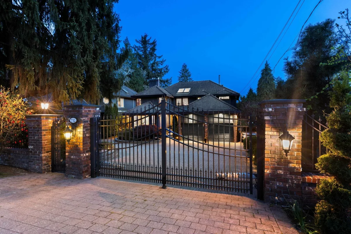 Backyard Photo of 732 Rochester Avenue, Coquitlam, BC