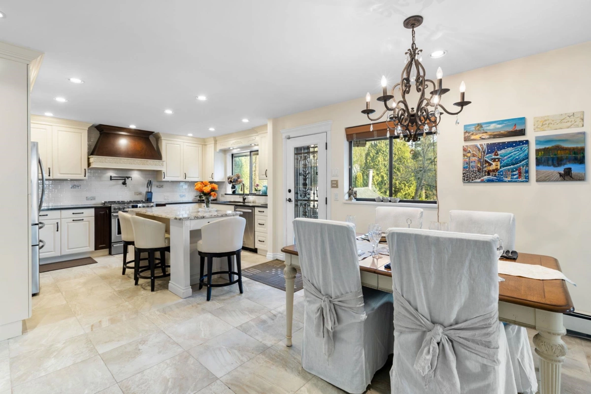 Breakfast Nook Photo of 732 Rochester Avenue, Coquitlam, BC