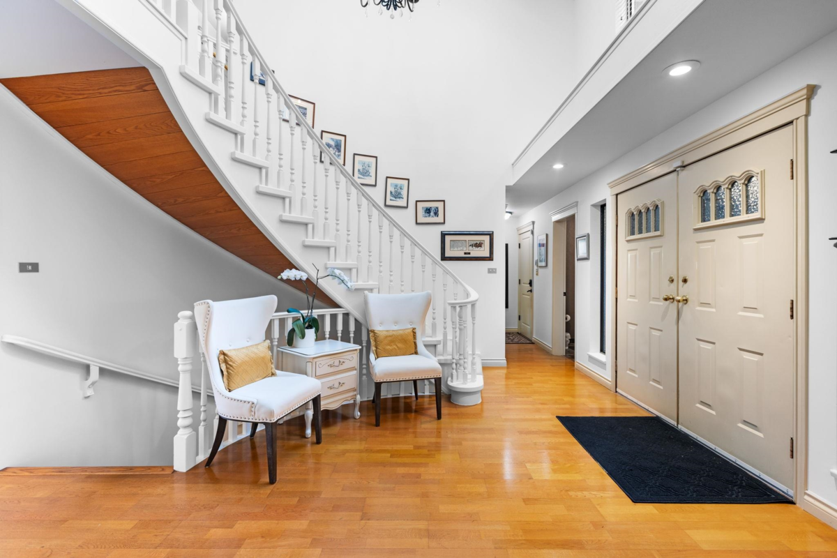 Dining Area Photo of 732 Rochester Avenue, Coquitlam, BC
