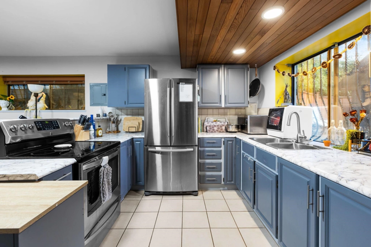Entry Foyer Photo of 732 Rochester Avenue, Coquitlam, BC