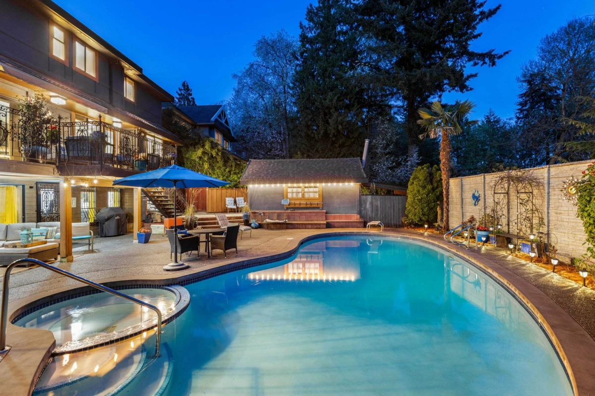 Family Room Photo of 732 Rochester Avenue, Coquitlam, BC