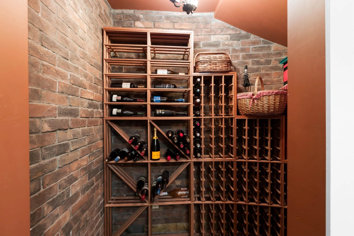 Laundry Room Photo of 732 Rochester Avenue, Coquitlam, BC