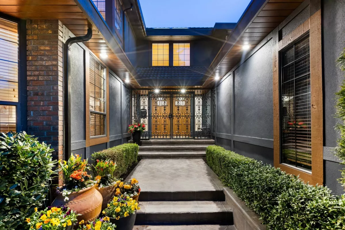 Living Room Photo of 732 Rochester Avenue, Coquitlam, BC