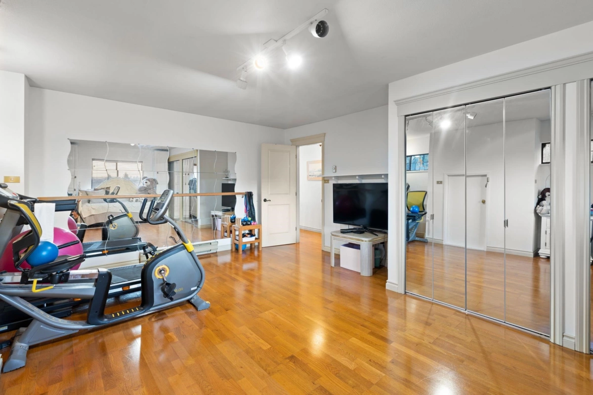 Powder Room Photo of 732 Rochester Avenue, Coquitlam, BC