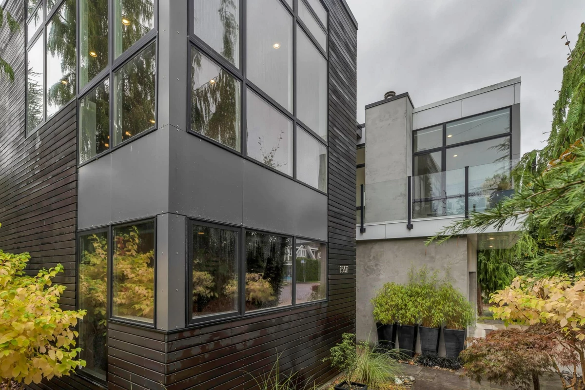 Bedroom 2 Photo of 15611 Columbia Avenue, White Rock, BC