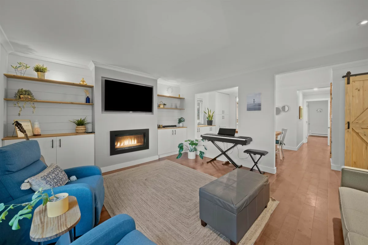 Dining Area Photo of 13507 15 Avenue, Surrey, BC