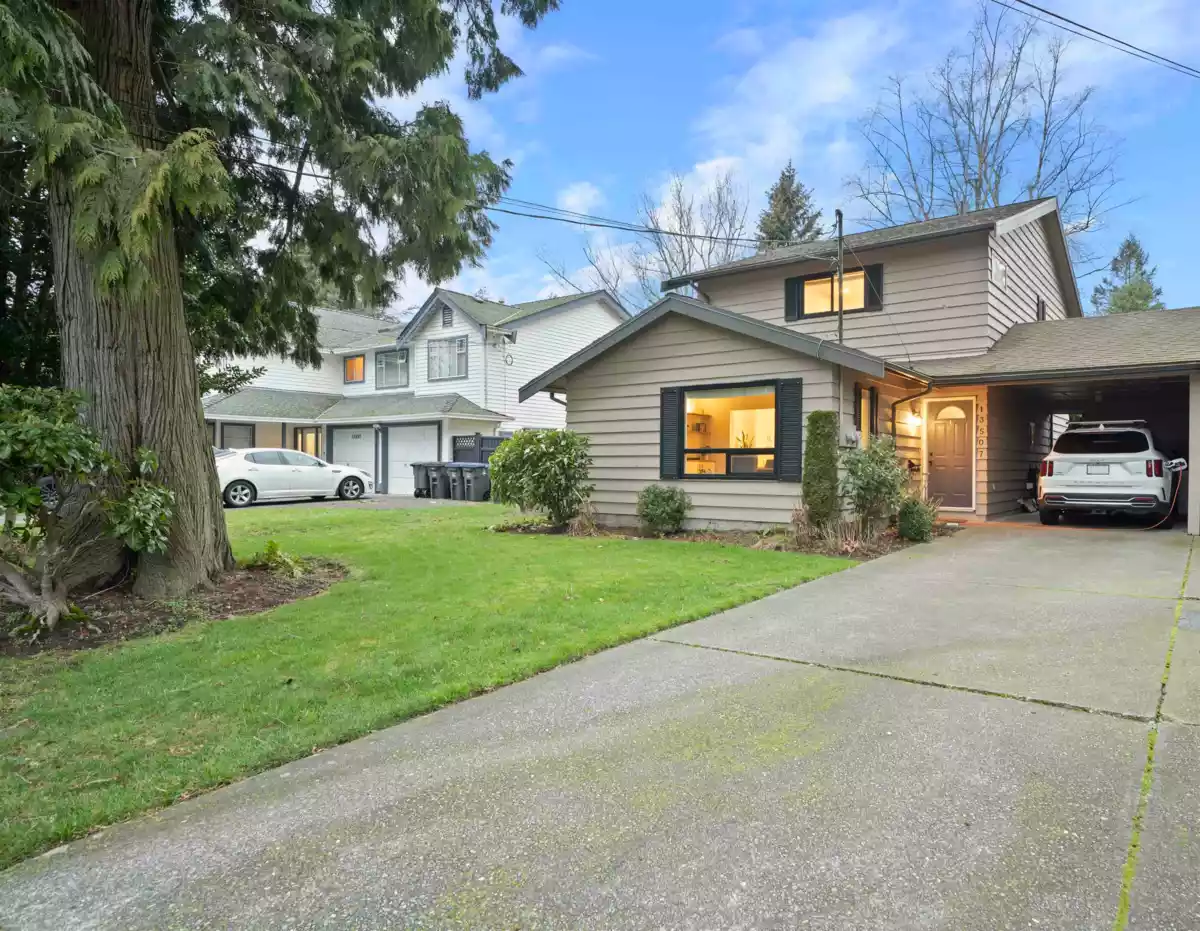 Garage Interior Photo of 13507 15 Avenue, Surrey, BC